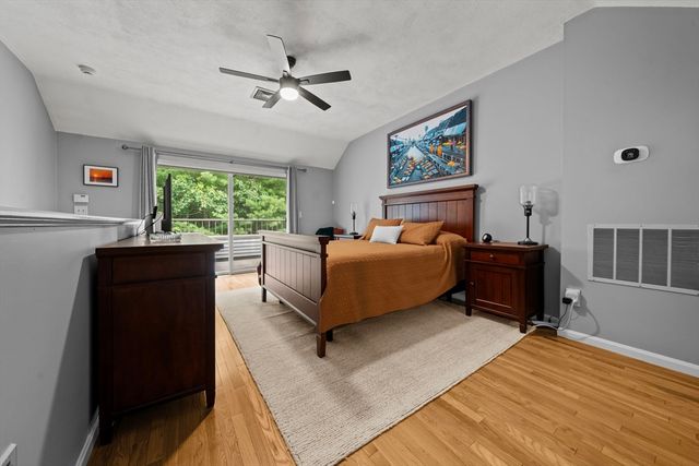 703 Sherwood Forest Ln 703, Saugus, MA 01906