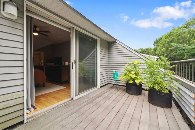 703 Sherwood Forest Ln 703, Saugus, MA 01906