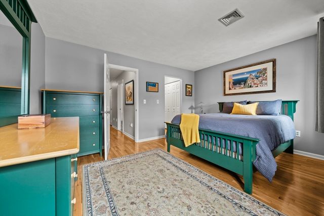 703 Sherwood Forest Ln 703, Saugus, MA 01906