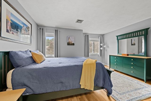 703 Sherwood Forest Ln 703, Saugus, MA 01906