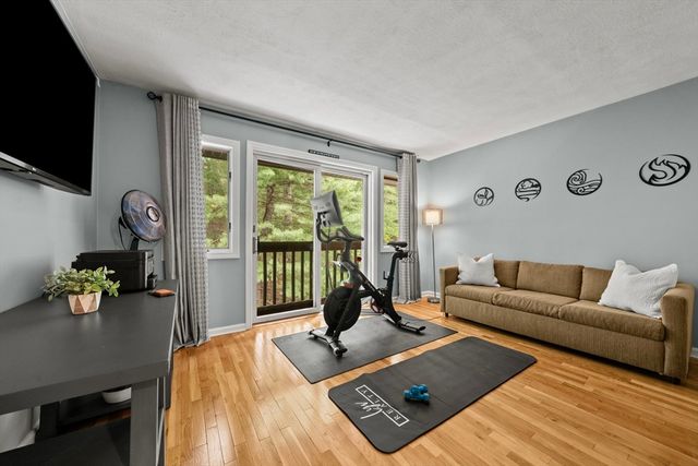 703 Sherwood Forest Ln 703, Saugus, MA 01906
