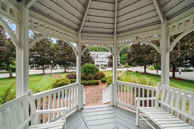 703 Sherwood Forest Ln 703, Saugus, MA 01906
