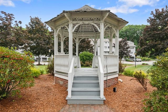 703 Sherwood Forest Ln 703, Saugus, MA 01906