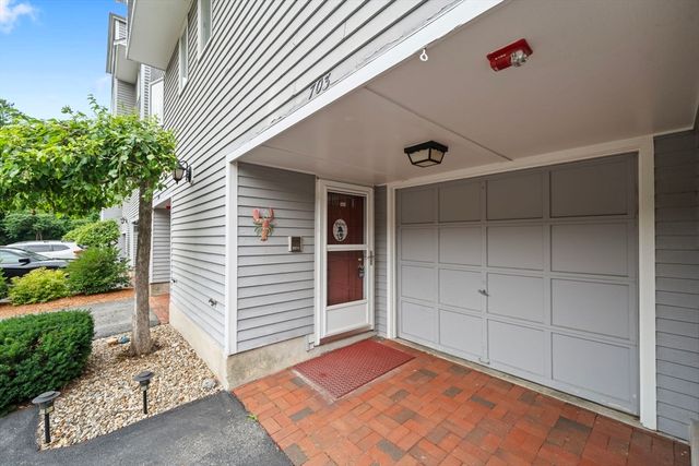 703 Sherwood Forest Ln 703, Saugus, MA 01906