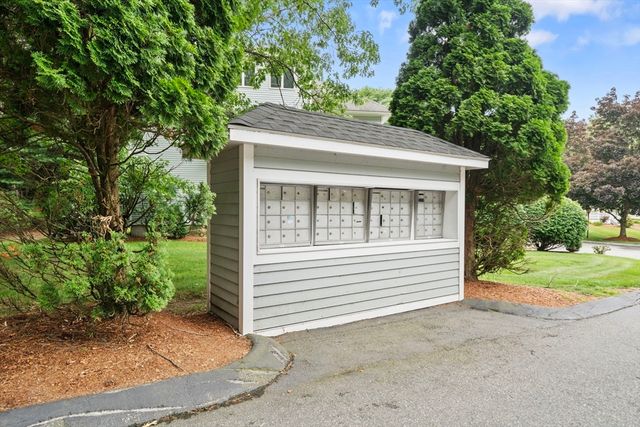703 Sherwood Forest Ln 703, Saugus, MA 01906