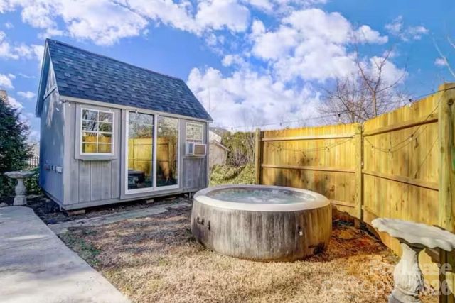 2514 Caprock Court, Charlotte, NC 28213