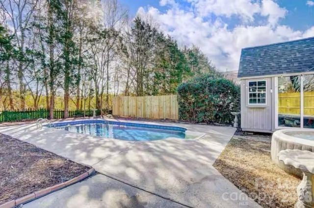 2514 Caprock Court, Charlotte, NC 28213