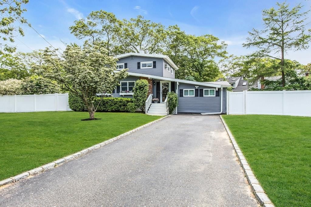 5 Tucker Drive, Bayport, NY 11705
