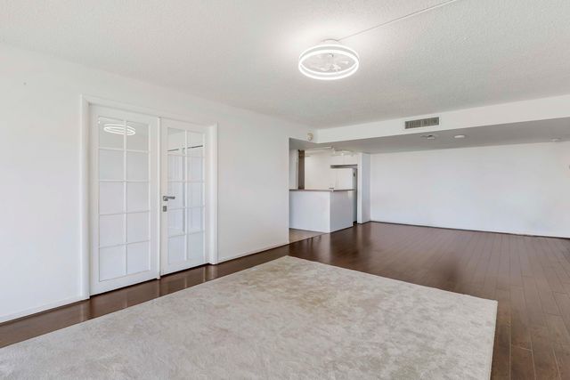 5600 N FLAGLER Drive 1001, West Palm Beach, FL 33407