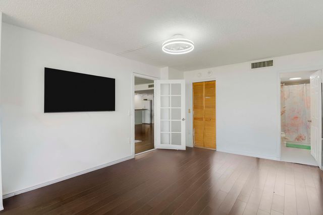 5600 N FLAGLER Drive 1001, West Palm Beach, FL 33407
