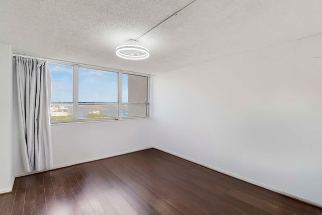 5600 N FLAGLER Drive 1001, West Palm Beach, FL 33407