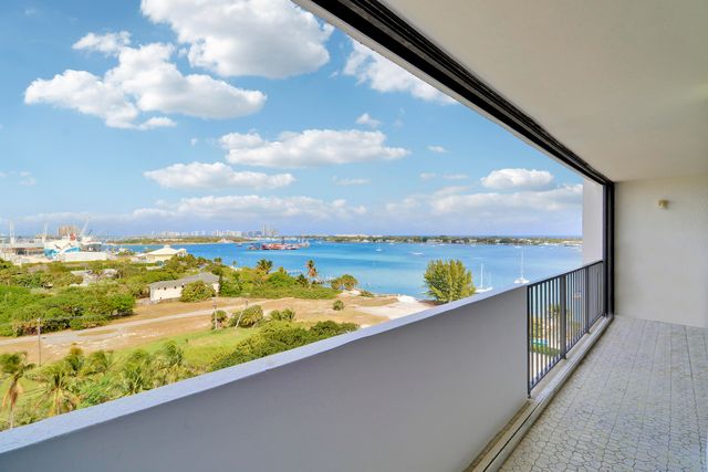 5600 N FLAGLER Drive 1001, West Palm Beach, FL 33407