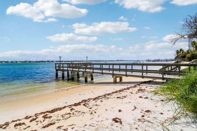 5600 N FLAGLER Drive 1001, West Palm Beach, FL 33407