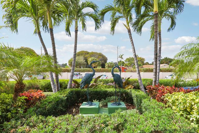 5600 N FLAGLER Drive 1001, West Palm Beach, FL 33407