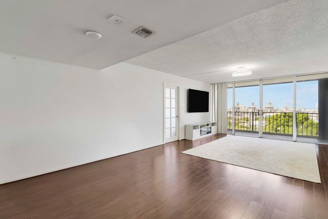 5600 N FLAGLER Drive 1001, West Palm Beach, FL 33407