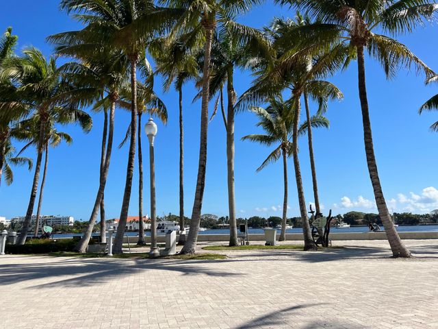 5600 N FLAGLER Drive 1001, West Palm Beach, FL 33407