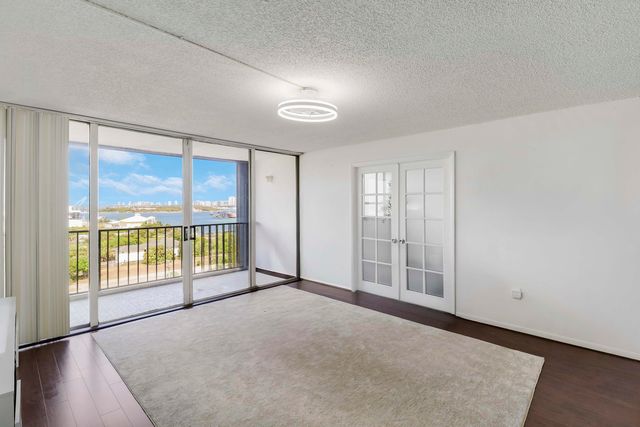 5600 N FLAGLER Drive 1001, West Palm Beach, FL 33407