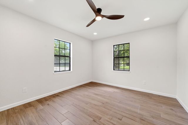 506 S Dallas Street, Kaufman, TX 75142