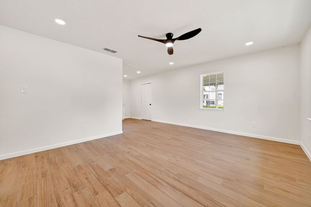 506 S Dallas Street, Kaufman, TX 75142