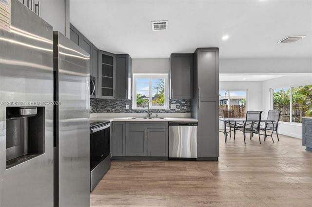 2909 NW 9th Ave, Wilton Manors, FL 33311