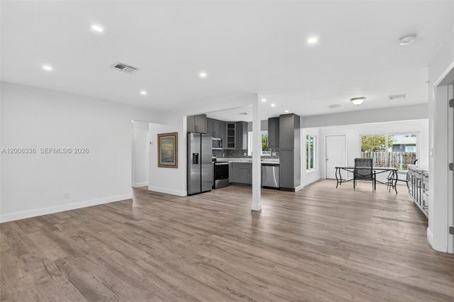 2909 NW 9th Ave, Wilton Manors, FL 33311