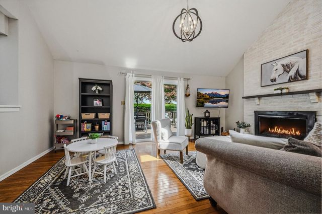 230 BARBERRY DR, Wilmington, DE 19808
