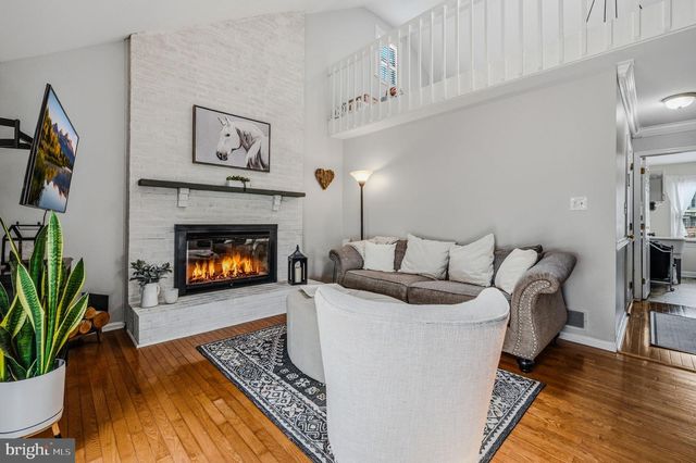 230 BARBERRY DR, Wilmington, DE 19808