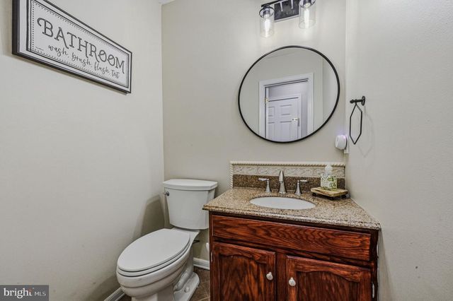 230 BARBERRY DR, Wilmington, DE 19808