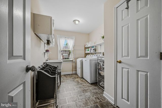 230 BARBERRY DR, Wilmington, DE 19808