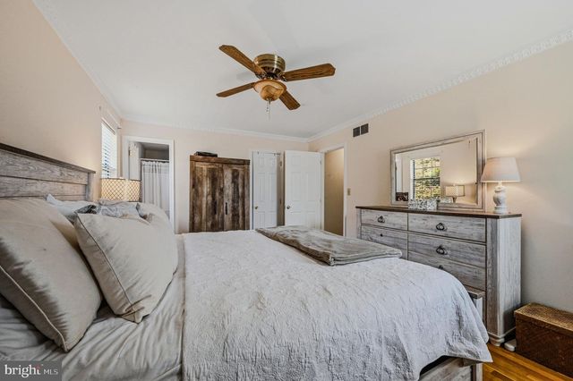 230 BARBERRY DR, Wilmington, DE 19808