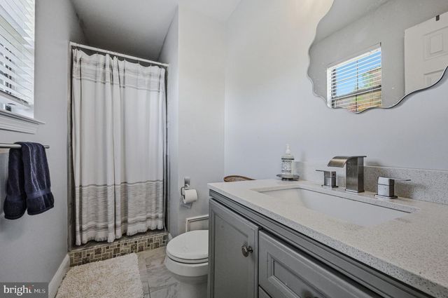 230 BARBERRY DR, Wilmington, DE 19808