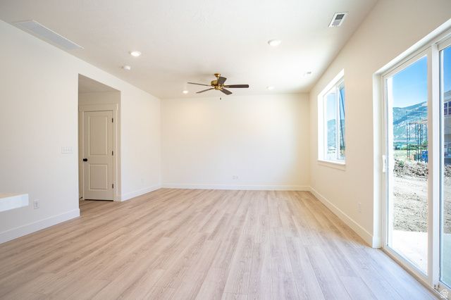 571 W 1775 N, Harrisville, UT 84404