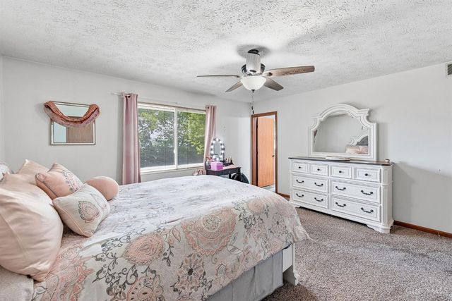 1748 Sherwood Forest Drive, Miamisburg, OH 45342