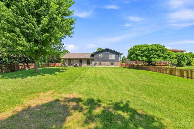 1748 Sherwood Forest Drive, Miamisburg, OH 45342