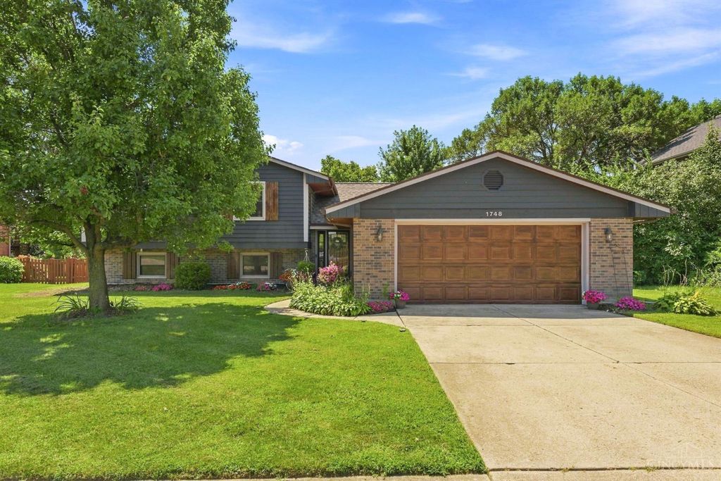 1748 Sherwood Forest Drive, Miamisburg, OH 45342