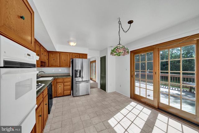 5 WOLFPACK RD, Hamilton, NJ 08619