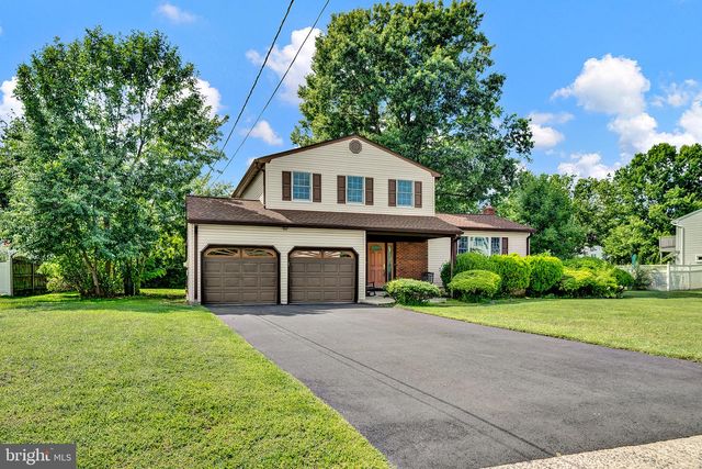 5 WOLFPACK RD, Hamilton, NJ 08619