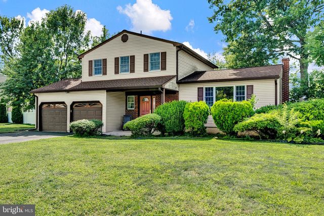 5 WOLFPACK RD, Hamilton, NJ 08619