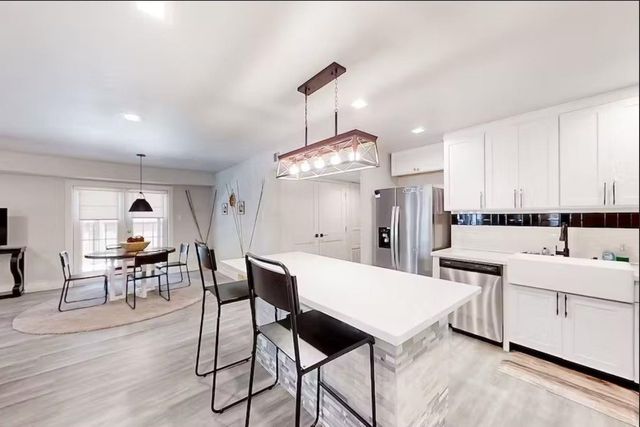 6325 Riverview Way A, Houston, TX 77057