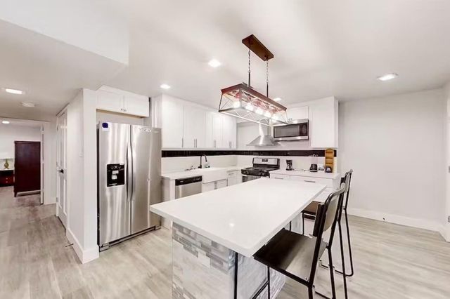 6325 Riverview Way A, Houston, TX 77057