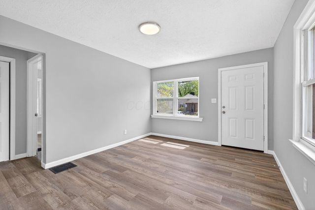 1406 E 18th Avenue, Columbus, OH 43211