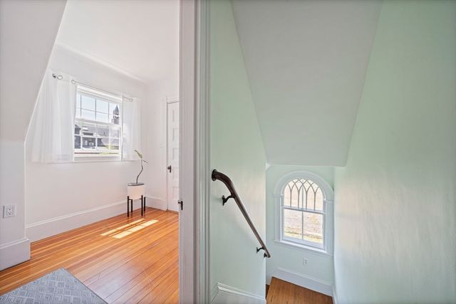 25 Hobart Ave, Braintree, MA 02184