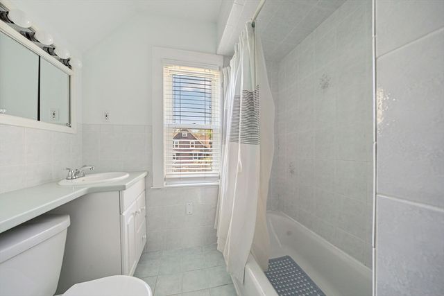 25 Hobart Ave, Braintree, MA 02184