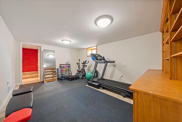 25 Hobart Ave, Braintree, MA 02184