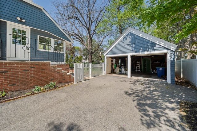 25 Hobart Ave, Braintree, MA 02184