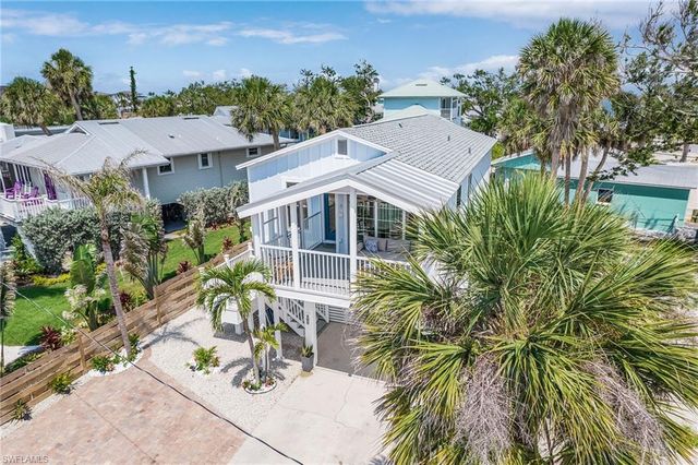 197 Madison CT, Fort Myers Beach, FL 33931