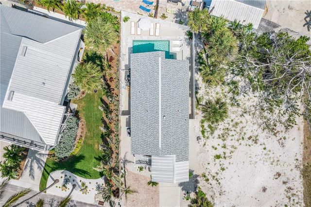 197 Madison CT, Fort Myers Beach, FL 33931