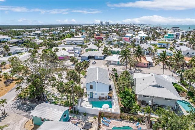 197 Madison CT, Fort Myers Beach, FL 33931