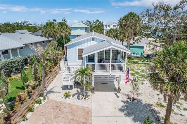 197 Madison CT, Fort Myers Beach, FL 33931