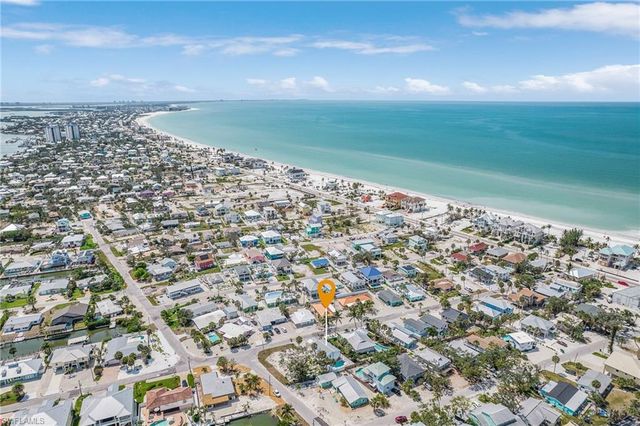 197 Madison CT, Fort Myers Beach, FL 33931